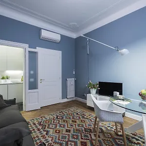 Zebra Rosso Apartment Mailand